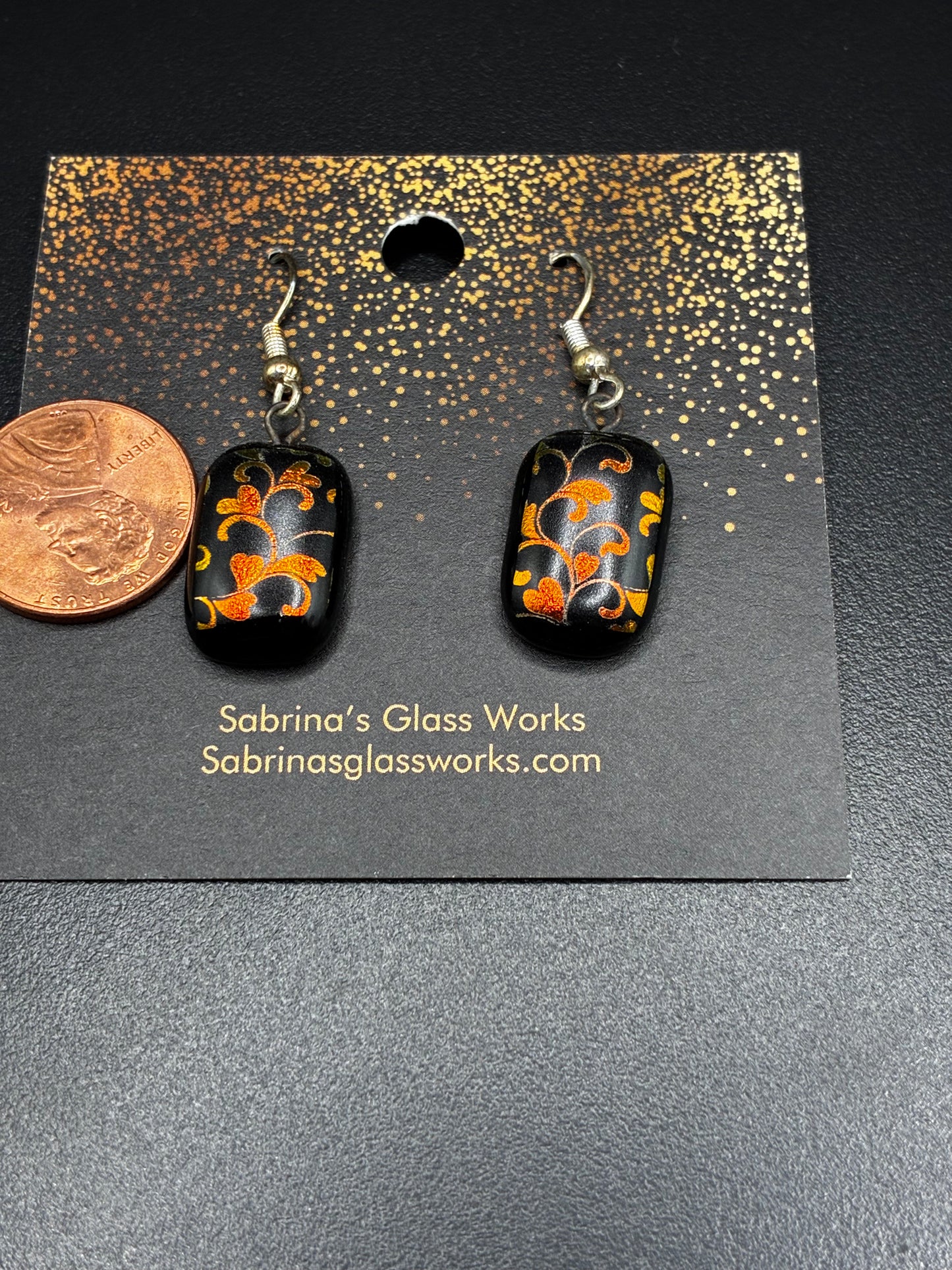 447- Red/Gold/Black hearts and vines